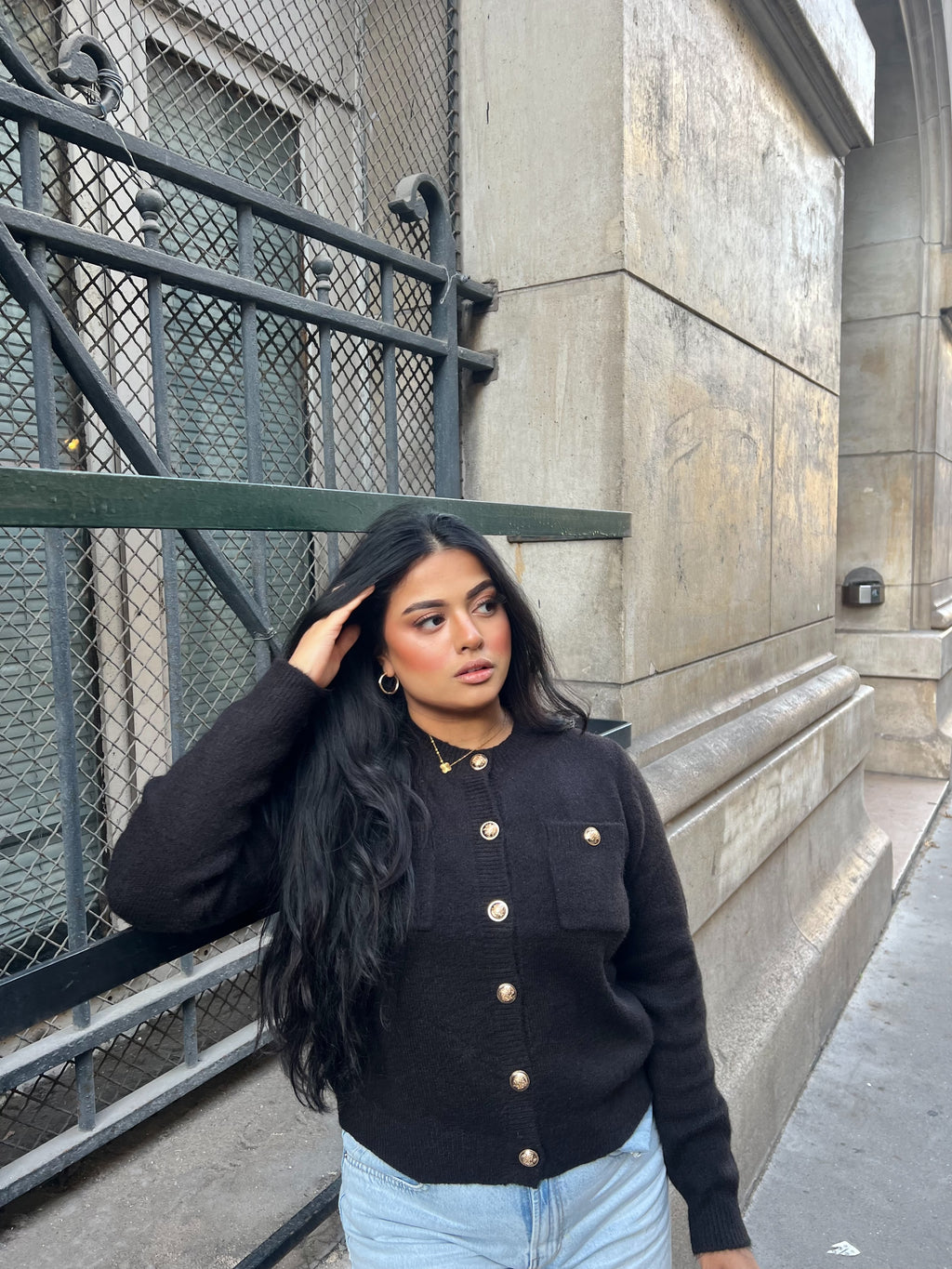 Luxe trui met knopen