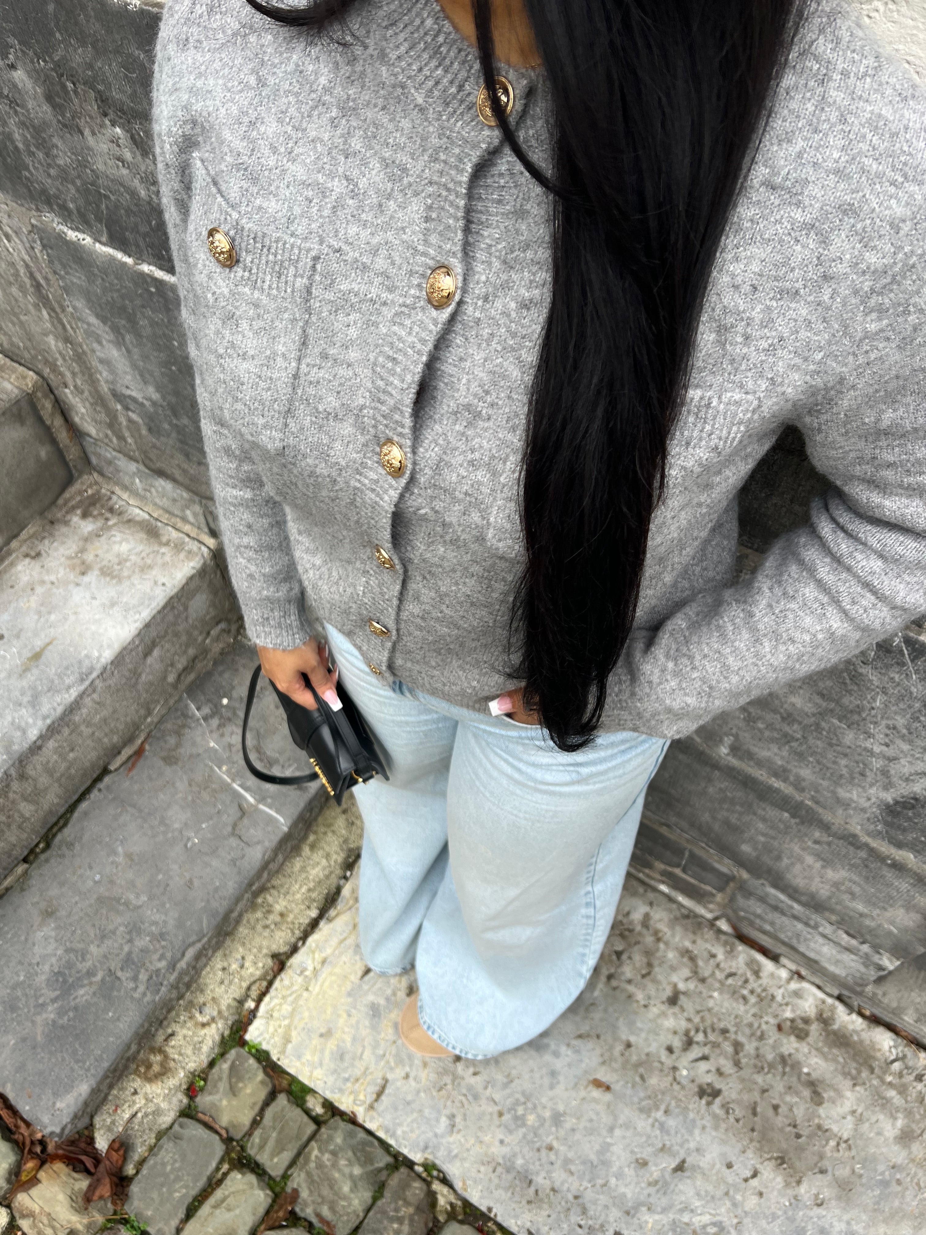 Luxe trui met knopen